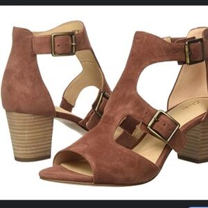 Clarks Deloria‎ Mahogany Kay brown open toe suede sandals Sz 6 M